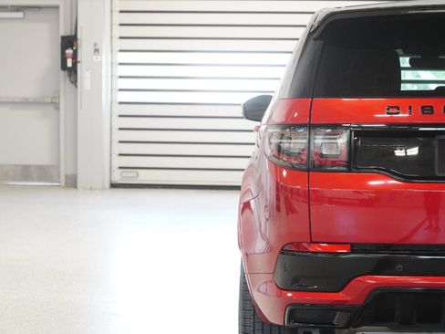Used 2023 Land Rover Discovery Sport SE R-Dynamic AWD/4WD image 9