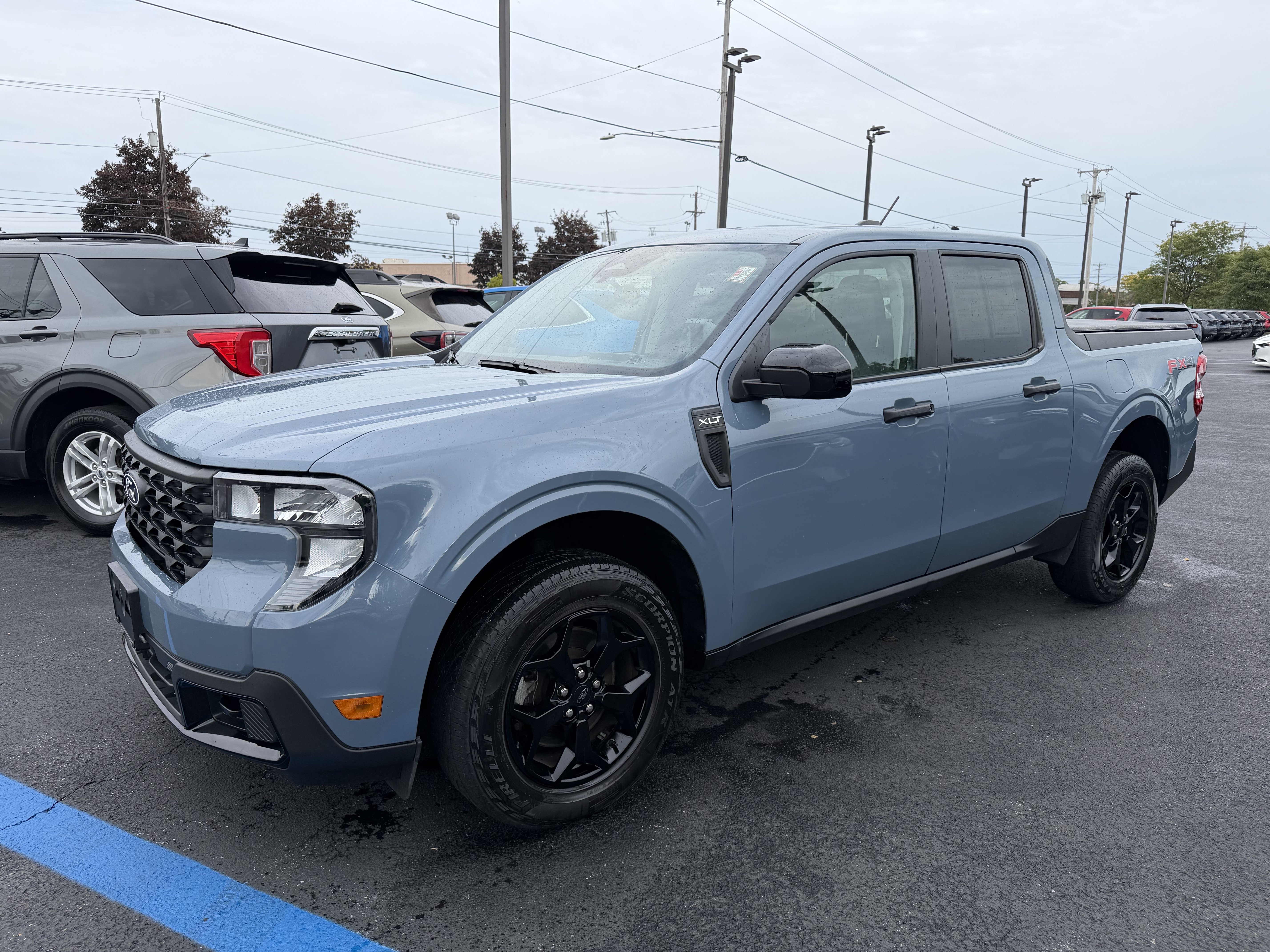 Used 2025 Ford Maverick XLT w/ XLT Luxury Package AWD/4WD image 4