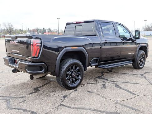 Used 2024 GMC Sierra 2500 AT4 w/ AT4 Preferred Package AWD/4WD image 13