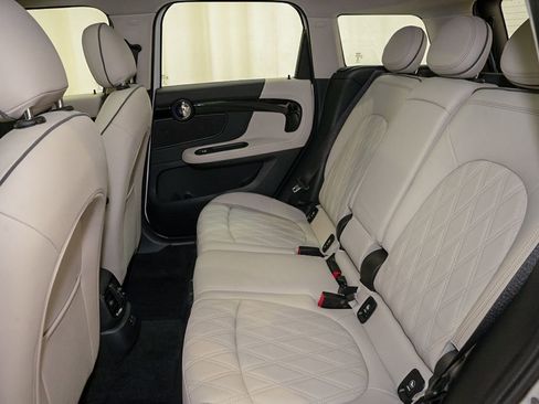 Used 2023 MINI Cooper Countryman S w/ Signature Upholstery Package AWD/4WD image 9