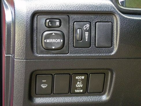 Used 2018 Toyota 4Runner SR5 RWD image 17