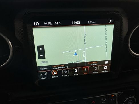 Used 2022 Jeep Wrangler Unlimited Sahara w/ Cold Weather Group AWD/4WD image 5
