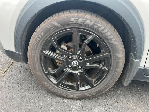 Used 2020 Nissan Kicks SR w/ SR Premium Package FWD image 9
