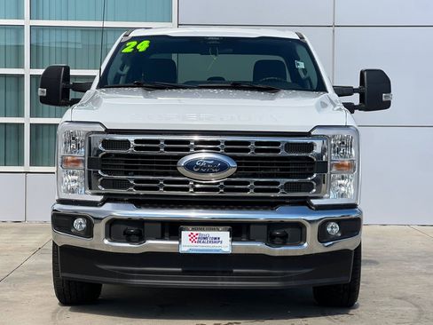 Used 2024 Ford F250 XLT image 6