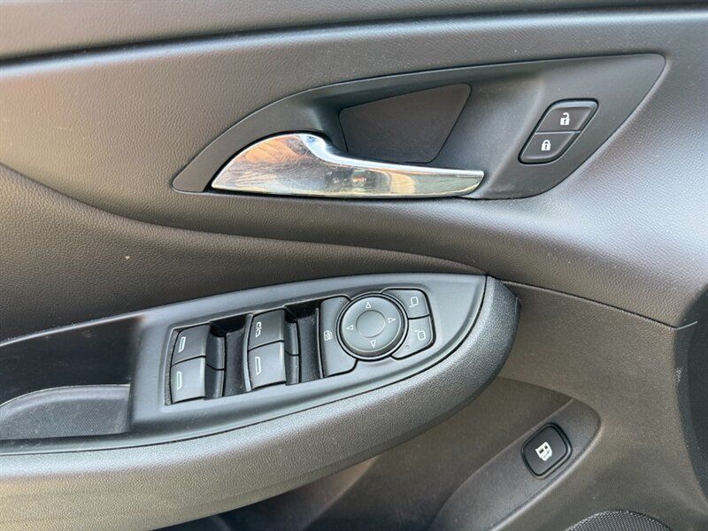 Used 2018 Chevrolet Volt LT FWD image 23
