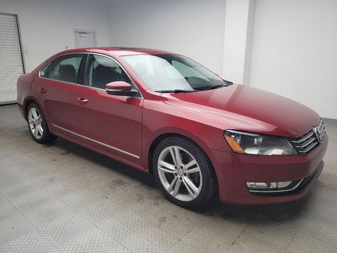 Used 2015 Volkswagen Passat 1.8T SEL Premium image 11