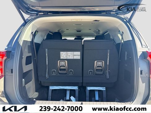 New 2026 Kia Carnival EX FWD image 11
