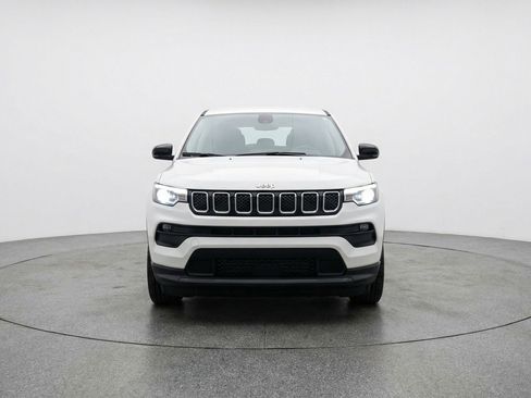 Used 2025 Jeep Compass Latitude AWD/4WD image 1