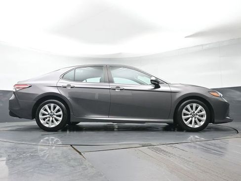 Used 2019 Toyota Camry LE w/ Convenience Package FWD image 31