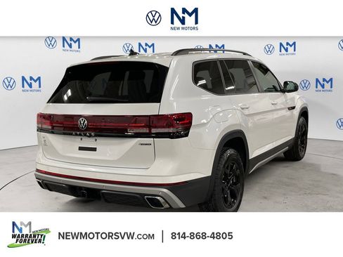 New 2026 Volkswagen Atlas Peak Edition image 5