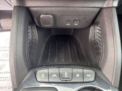 Used 2025 Chevrolet TrailBlazer LT AWD/4WD image 20