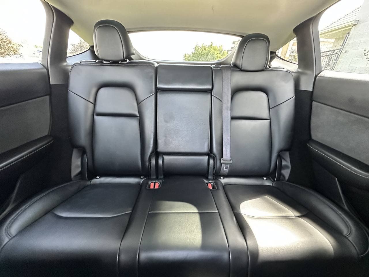 Used 2024 Tesla Model Y Long Range AWD/4WD image 41