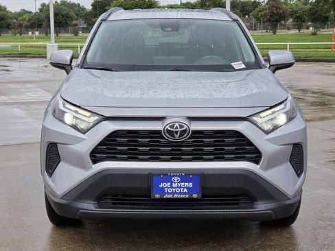 Used 2023 Toyota RAV4 XLE w/ Convenience Package FWD image 3