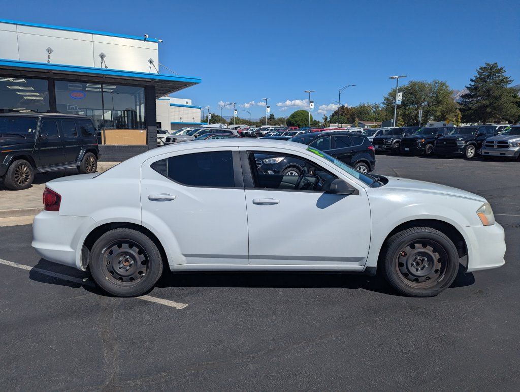 Used 2014 Dodge Avenger SE FWD image 2