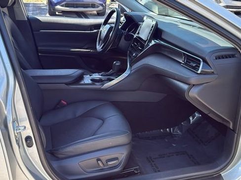 Used 2023 Toyota Camry XSE image 12