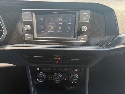 Used 2023 Volkswagen Jetta SE FWD image 27