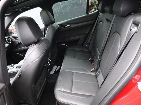 Used 2023 Alfa Romeo Stelvio Ti image 32