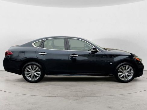 Used 2019 INFINITI Q70 Luxe image 6