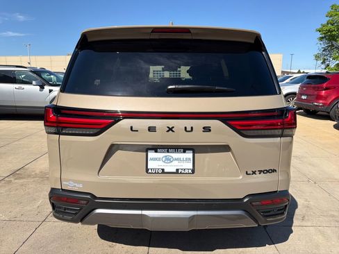 Used 2025 Lexus LX 700h Overtrail w/ Accessory Package (Z1) AWD/4WD image 4