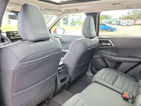 New 2026 Mitsubishi Outlander SE FWD image 15