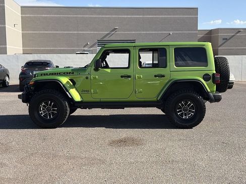 Used 2025 Jeep Wrangler Unlimited Rubicon AWD/4WD image 10