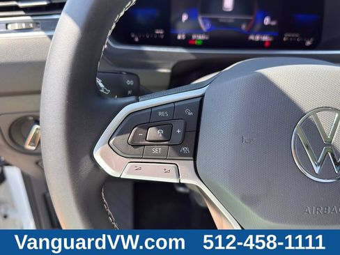 Used 2023 Volkswagen Tiguan SE w/ Panoramic Sunroof Package FWD image 19