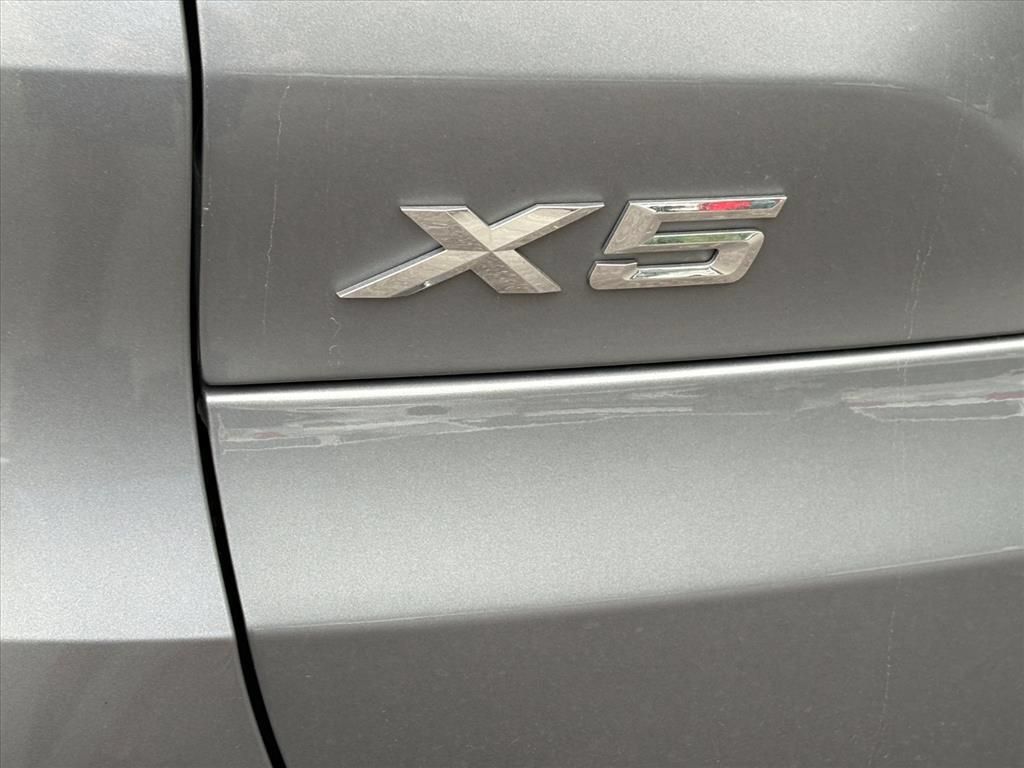 Used 2025 BMW X5 xDrive50e AWD/4WD image 11