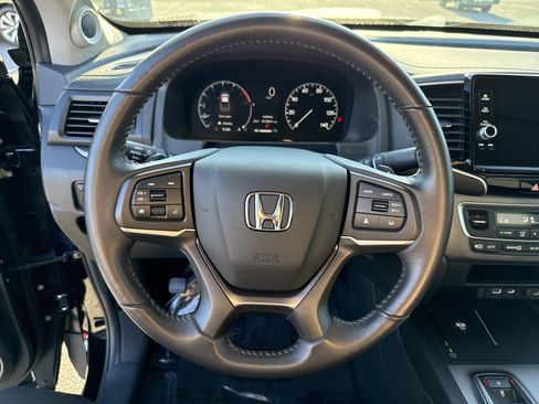 Certified 2025 Honda Ridgeline Sport image 18