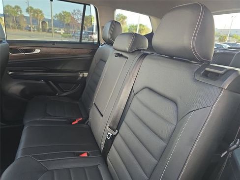 Used 2025 Volkswagen Atlas SEL image 14