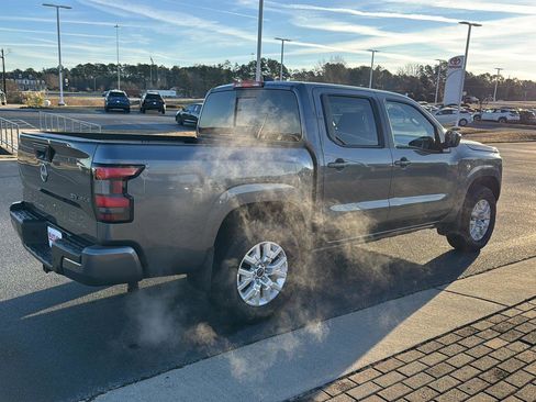 Used 2024 Nissan Frontier SV w/ SV Convenience Package image 5