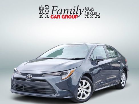 Certified 2025 Toyota Corolla LE FWD image 1