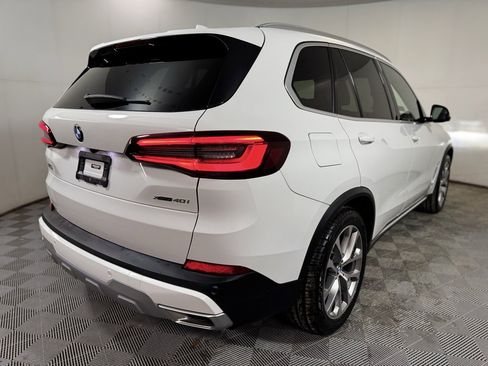 Used 2022 BMW X5 xDrive40i w/ Premium Package image 9