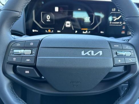 New 2025 Kia K4 EX image 25