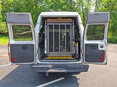 Used 2011 Ford E-350 and Econoline 350 XL w/ PWR Windows & Locks Group RWD image 25