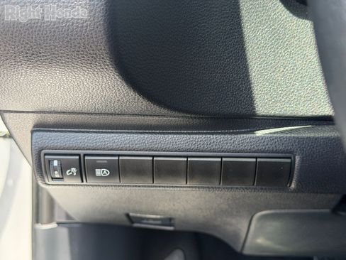 Used 2025 Toyota Corolla SE FWD image 20