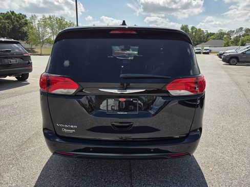 New 2026 Chrysler Voyager LX FWD image 11