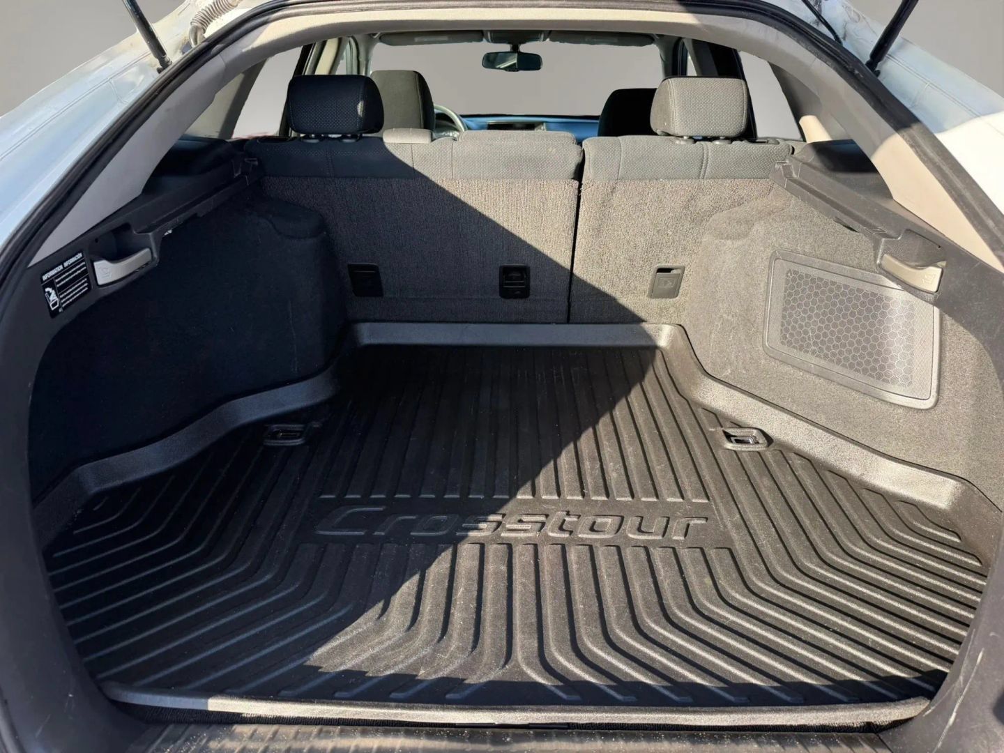Used 2015 Honda Crosstour EX image 14