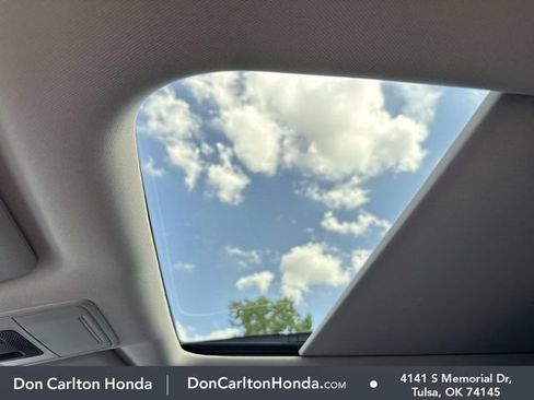 Used 2025 Honda Pilot Touring image 14