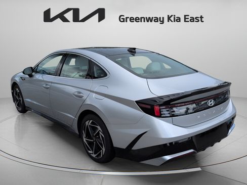 Used 2025 Hyundai Sonata SEL FWD image 8