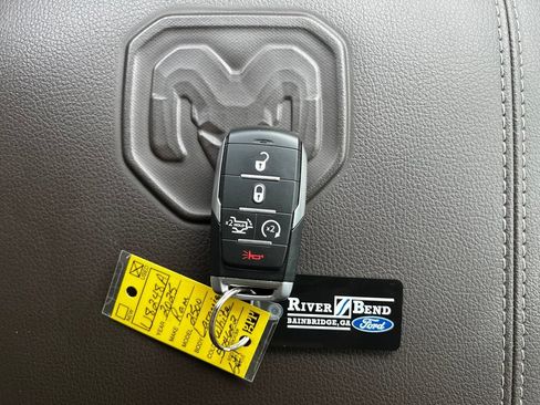 Used 2025 RAM 2500 Laramie AWD/4WD image 42