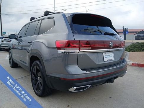 Used 2024 Volkswagen Atlas SE w/ Black Wheel Package image 7