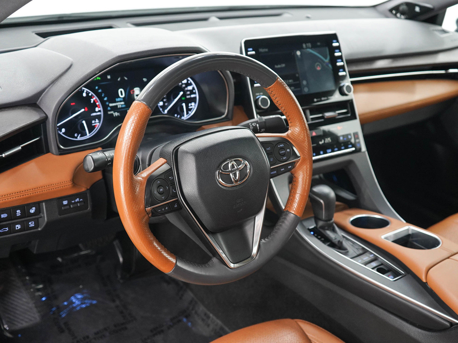 Used 2019 Toyota Avalon Limited FWD image 19