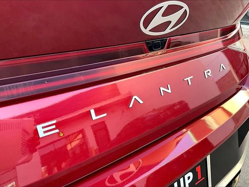 Used 2025 Hyundai Elantra SEL FWD image 31