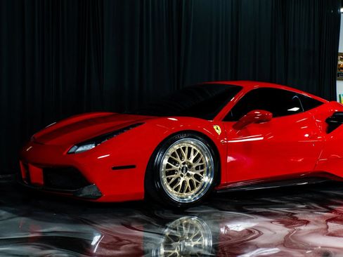 Used 2016 Ferrari 488 GTB RWD image 4