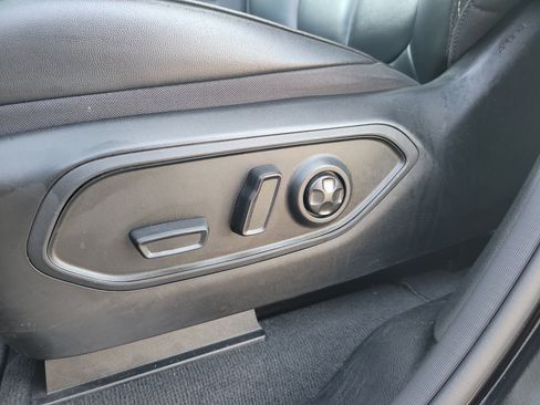 Used 2024 Jeep Grand Cherokee Limited w/ Black Appearance Package RWD image 18