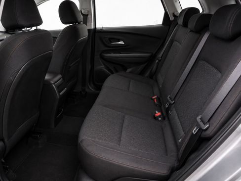 Used 2019 Chevrolet Trax LT w/ LT Convenience Package FWD image 12