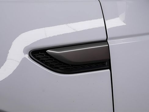 Used 2019 Land Rover Discovery Sport SE image 7