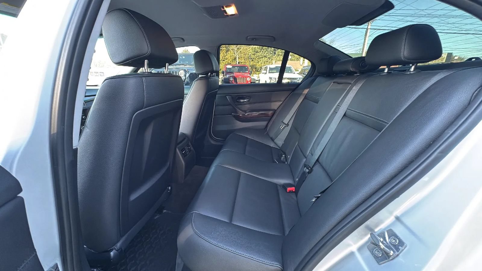 Used 2011 BMW 328i xDrive Sedan AWD/4WD image 16