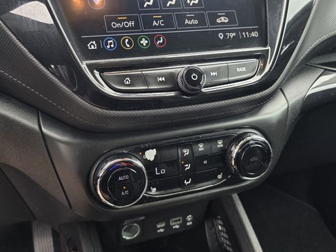 Used 2021 Chevrolet TrailBlazer LT w/ Convenience Package FWD image 16