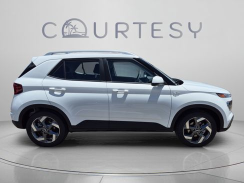 New 2026 Hyundai Venue SEL FWD image 6